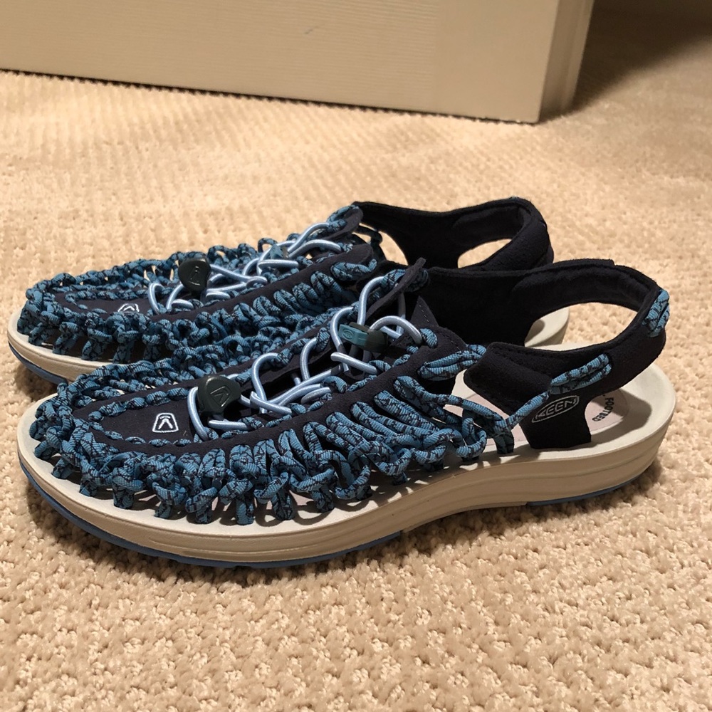 NEW Keen Sandals with Strap